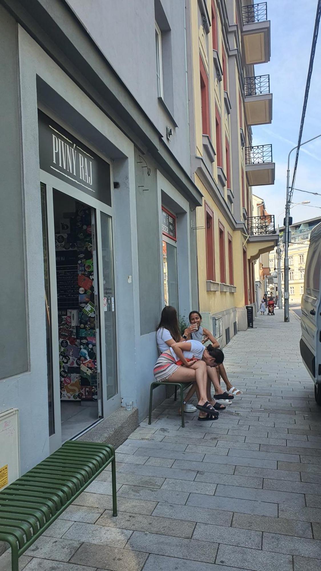 Mlynske Nivy 6, Ba Apartament